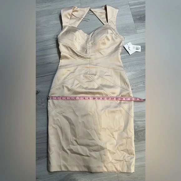 Jessica Simpson Blush Beige
Sheath Bandage Open Back - Picture 6 of 12